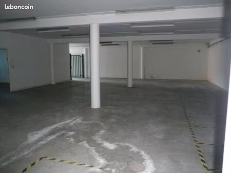 local commercial 366 m²