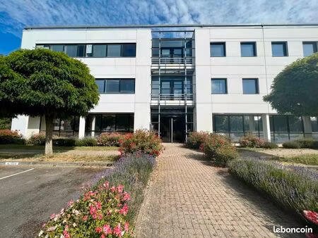 bureaux 496 m²