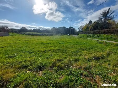 terrain 100 m² le pertre