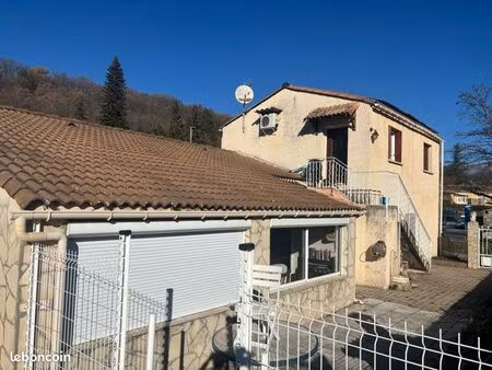 maison avec 2 logements indépendants – piscine – garage