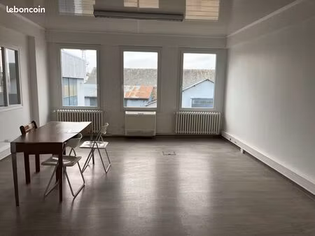 entrepôt 1400 m² + bureaux 310 m² bonneval (possibilité de location séparée)