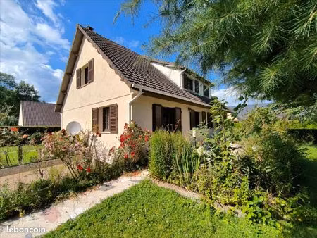 maison 9 pièces 160 m²