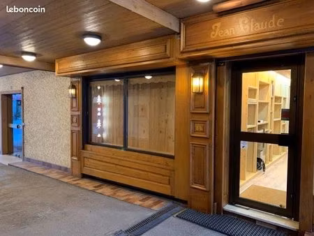 local commercial 63 m² megève