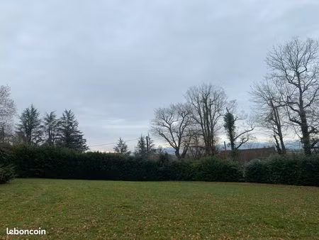 terrain à montardon