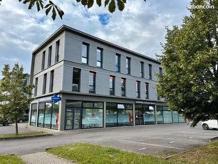 bureaux 326 m²