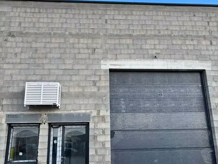 local entrepôt 100m2 + bureau