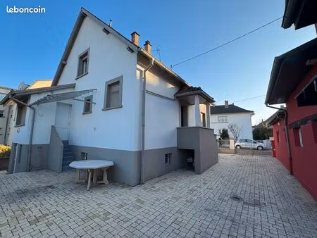 maison d'habitation et local professionnel