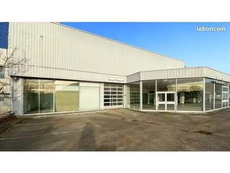 local industriel 2 100 m²