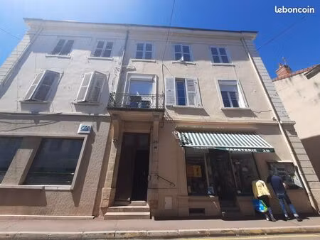 la clayette immeuble de rapport comprenant 1 commerce et 4 appartements 250000