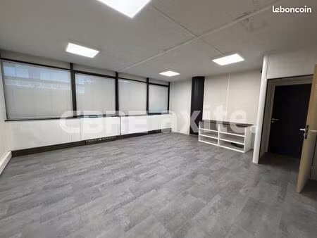 bureaux 122 m²
