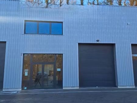 local d'activité ou comerce de 260 m2 - mésigny