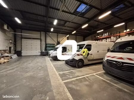 local d'activité 735 m²