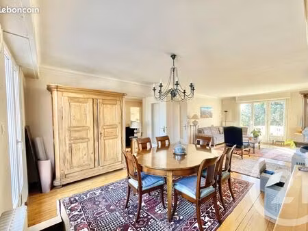 villa 10 pièces 255 m²