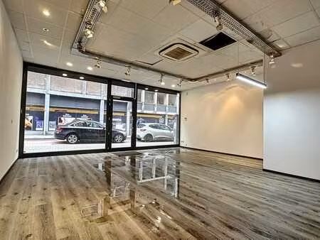 commerce/bureau à louer au centre de namur sous option