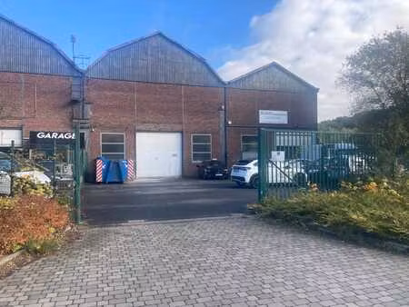 entrepôt plus bureau