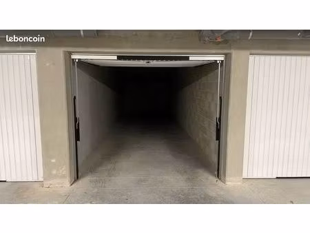 double garage box fermé