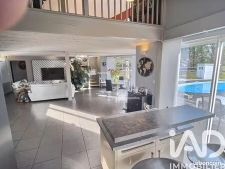 propriété 6 pièces 179 m²