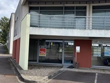 local bureaux 158 m²