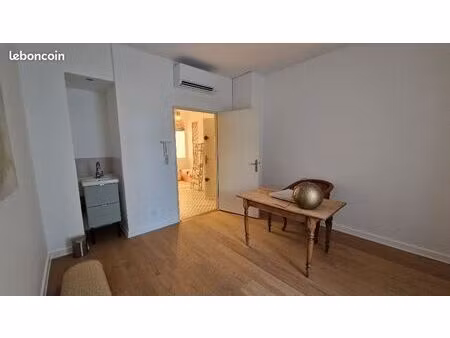 location d'une pièce de 14.5 m² dans cabinet santé