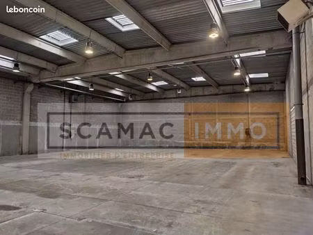 local d'activité 451 m²