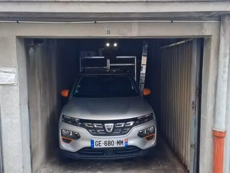 parking box  fer à cheval  saint-cyprien