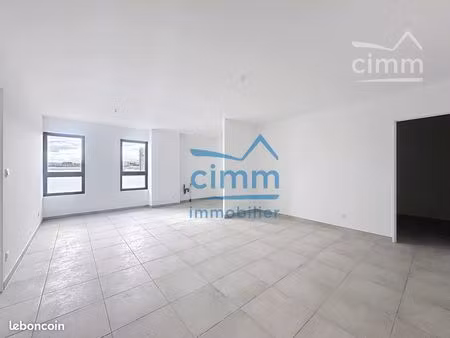 local commercial 71 m² mazan