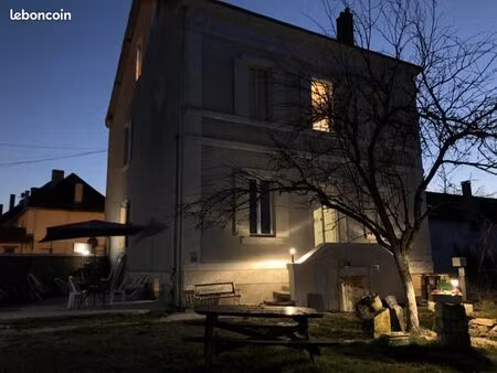 immeuble 300 m² jumilhac le grand