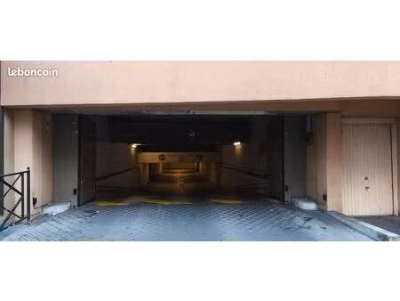 place de parking à vendre