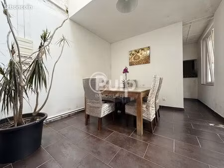 immeuble 6 pièces 160 m²