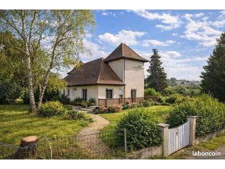 maison 10 pièces 234 m²