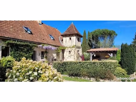 maison 9 pièces 315 m²