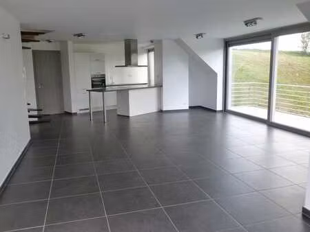 appartement duplex dans résidence.
