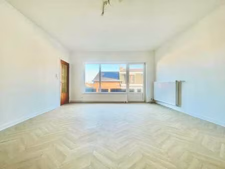 appart. 2ch. avec panneaux solaires à chênée thiers