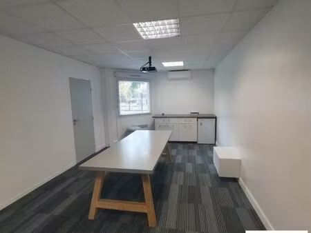 bureaux 139 m²