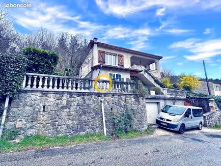 maison 6 pièces 136 m²