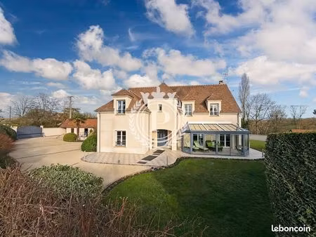 maison 7 pièces 388 m²