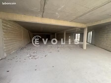 local commercial 256 m²