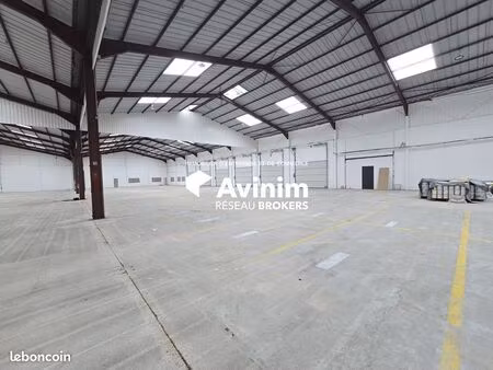 local 5500 m² le mesnil-amelot