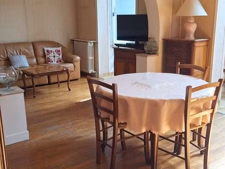 maison individuelle de 143 m2 proche commerces  écoles et mairie (arrêt de bus)