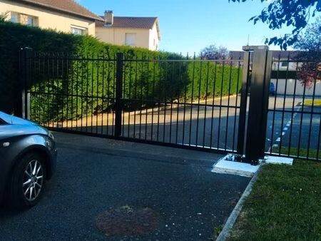 lot de 2 places de parking sécurisées