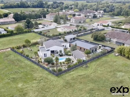 villa 9 pièces 187 m²