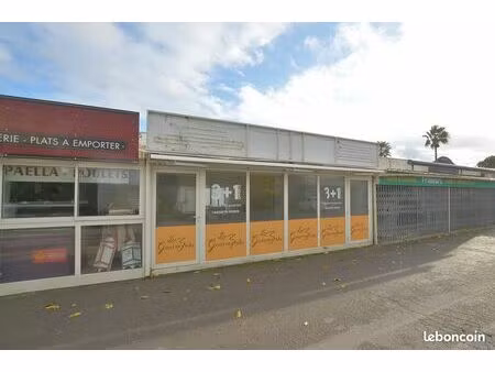 grand local commercial – place du marché du boucanet