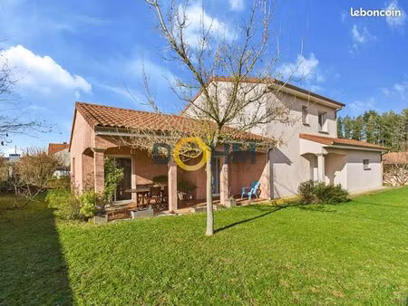 maison 7 pièces 135 m²