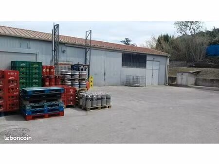 location dépôt plus 400m2 terrain