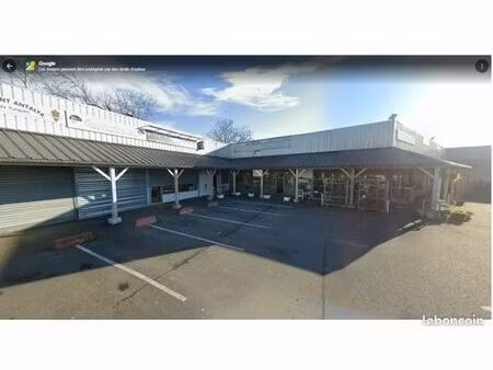 local commercial (location)