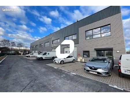 local d'activité 409 m²