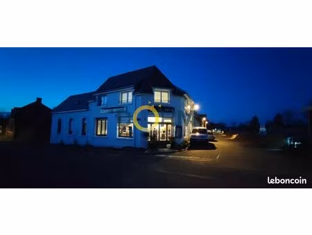 maison 12 pièces 225 m²