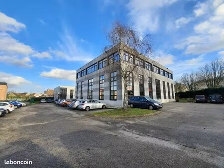 bureaux 253 m²
