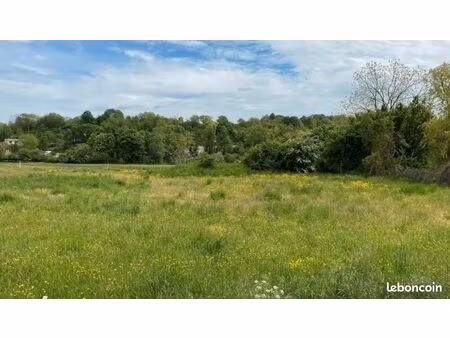 terrain 339 m² boves