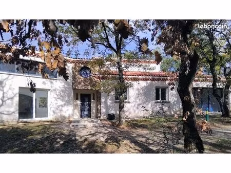 villa 9 pièces 313 m²